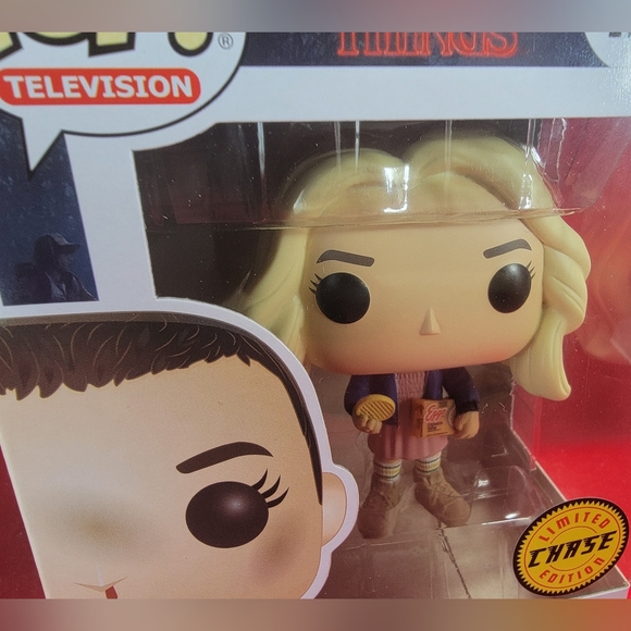 Eleven with eggos chase funko # 421 (nib) - Picture 3 of 7